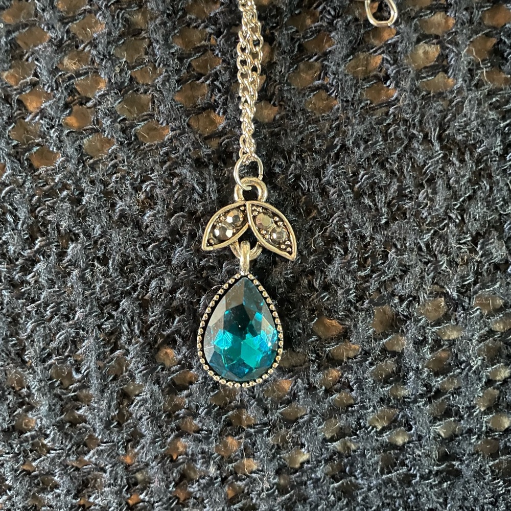 Blue Rhine stone necklace earring set